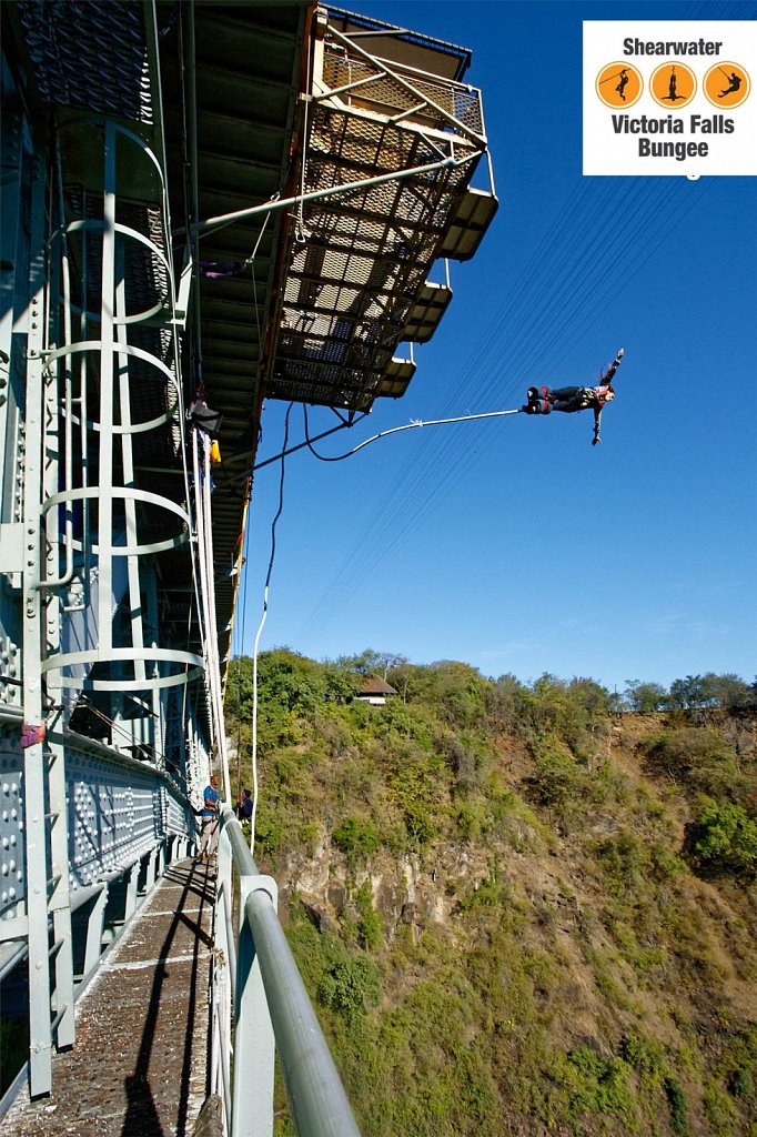 Mid-Flight-Vic-Falls-Bungee-2.jpg